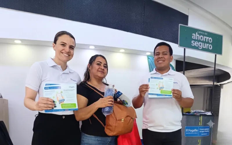 Las actividades lideradas por Fogafín en Medellín y Sabaneta los días 11 y 12 de junio acercaron a la ciudadanía al conocimiento del Seguro de Depósitos, el ahorro formal y la importancia de proteger sus recursos financieros.