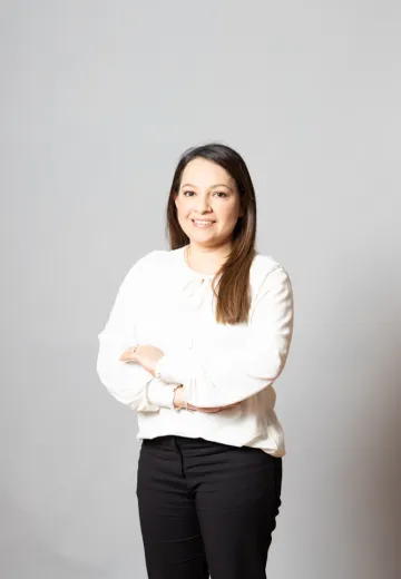 Marian Batista Hover